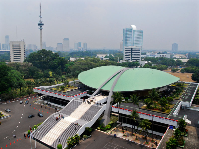 42Gedung DPR RI.jpg